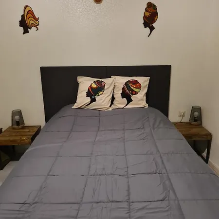 לינה וארוחת בוקר Rafikis Nest Inc Breakfast *