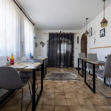Bed & Breakfast Rafikis Nest Inc Breakfast