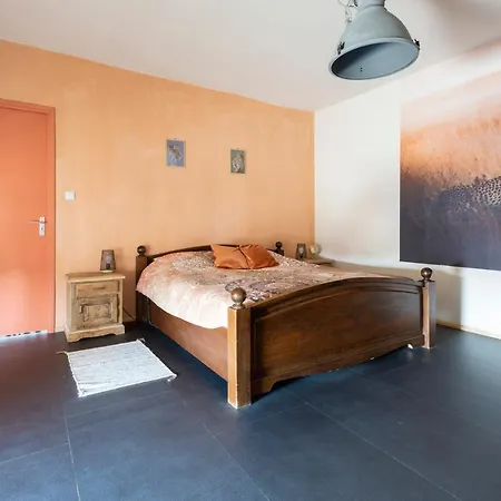 Rafikis Nest Inc Breakfast *