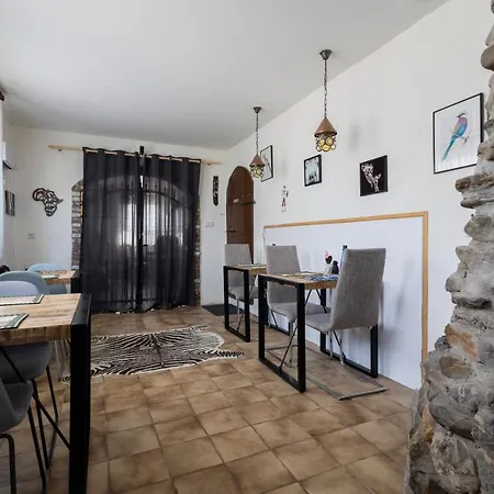 Rafikis Nest Inc Breakfast לינה וארוחת בוקר Koningsbosch