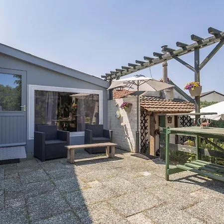 Rafikis Nest Inc Breakfast *