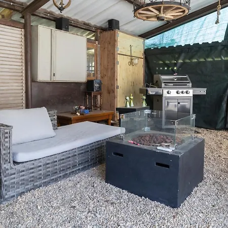 Rafikis Nest Inc Breakfast Bed & Breakfast Koningsbosch