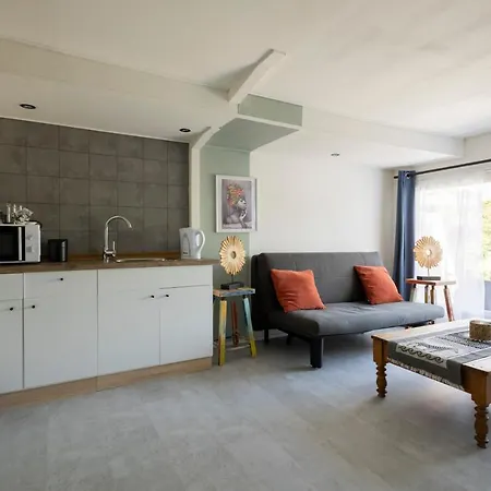 Rafikis Nest Inc Breakfast Bed & Breakfast