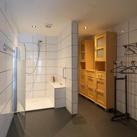 Rafikis Nest Inc Breakfast *